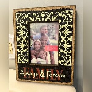 Decorative family picture frame